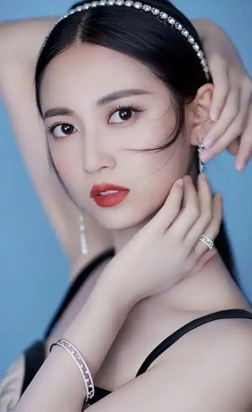 陈钰琪高清冷艳美照,楚楚动人!