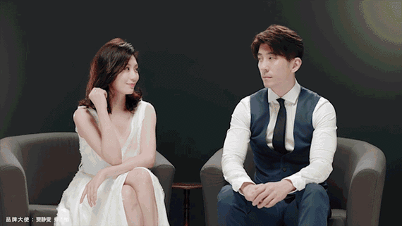 贾静雯修杰楷婚纱照结婚,3年终等来婚礼,抱俩是为了留住老公的心?