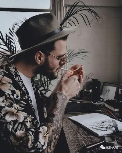 不会摄影的纹身师你算什么型男