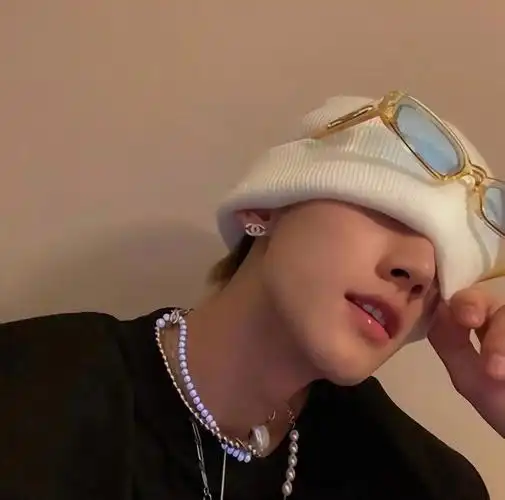 今日女生喜欢的男生头像?