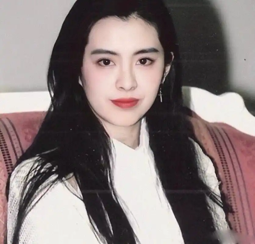 天天化妆和素颜女生,多年后哪种皮肤好?教你3招,轻松变美