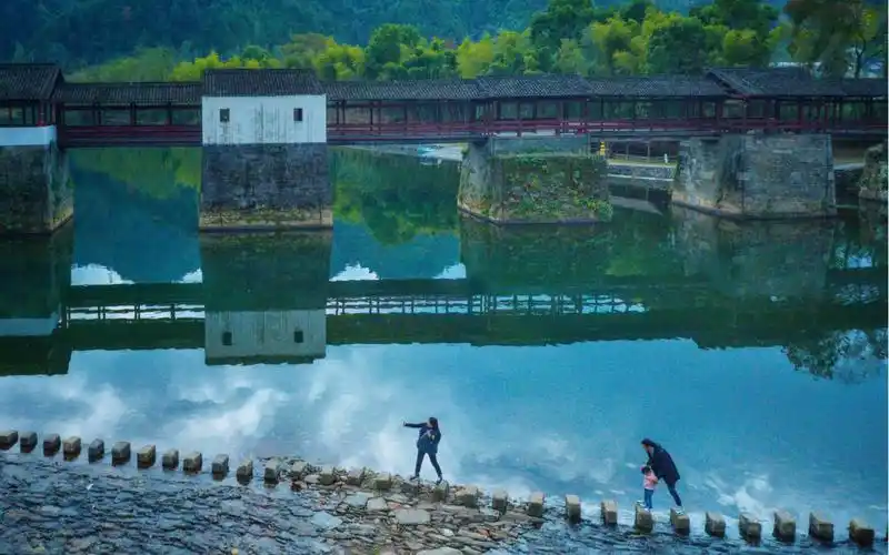 航拍最美婺源彩虹桥