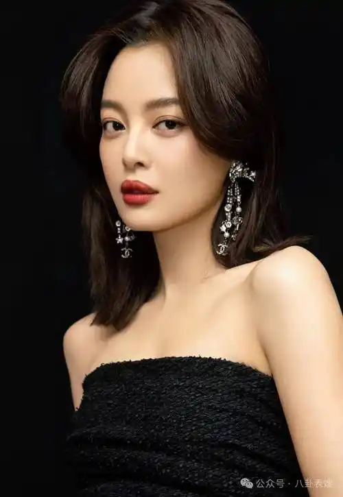 "性感尤物"辛芷蕾:性感的不止厚嘴唇,身材更是堪称一绝