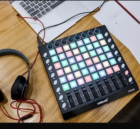 电音打击垫初学者女男孩子编曲便携式音乐midi键盘dj