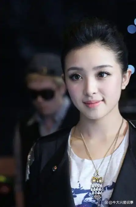 曾被称为"公交车",在事业巅峰期曝光负面新闻,张含韵重新归来