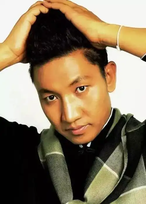 原创缅甸佤邦著名青年歌手去世曾被称为佤族情歌王