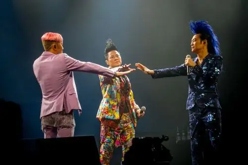 高歌着草蜢乐队的辉煌至今仍活跃在各大舞台上却始终凝聚着团队的力量