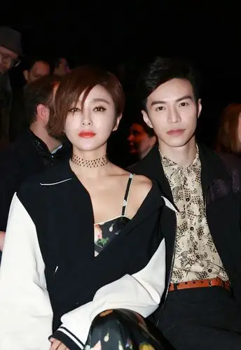 王冠逸图片王冠逸米兰品牌秀帅气图片