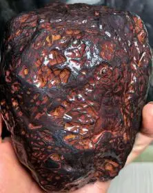 纯天然顶级五彩大陨石,来自外太空的陨石"七彩陨石",极为稀有罕见的"