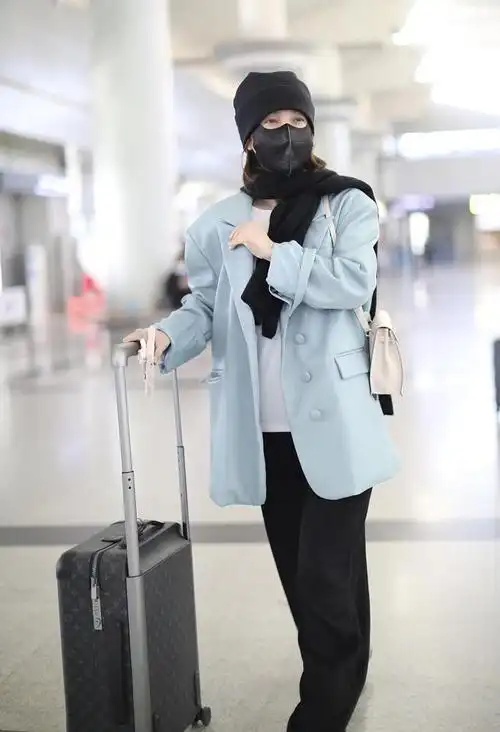 谢娜现身机场证明没有被快乐大本营放弃快乐家族全员回归