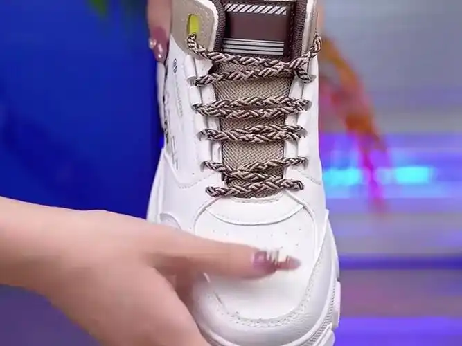 男人出门就要穿这样的鞋才有品味!秋冬新款男士马丁靴,太帅了!