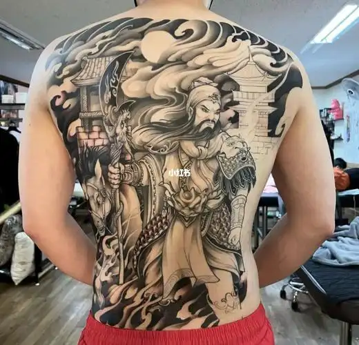 关公满背纹身