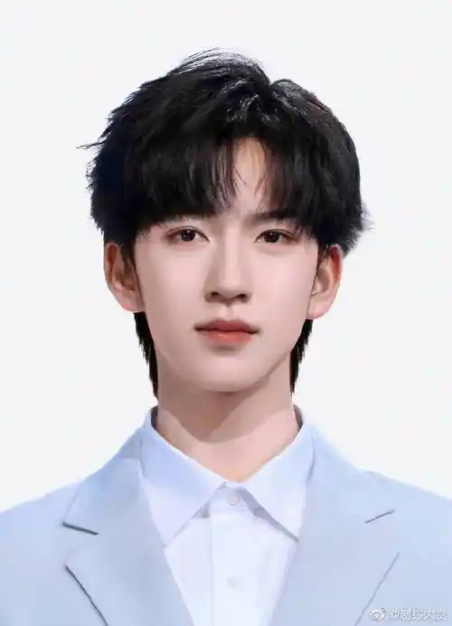 时代峰峻胖的人是不是只有李飞了##时代峰峻胖的人是不是只有李飞