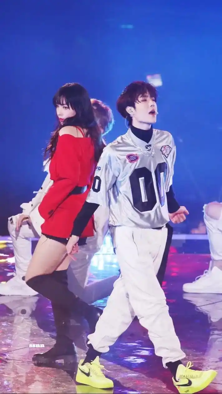 男a女a简直不要太配#程潇 #王一博 #舞台 #双人舞#北岸 - 抖音