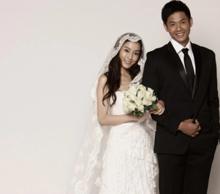 陈建州深情表白范玮琪晒结婚照大秀恩爱