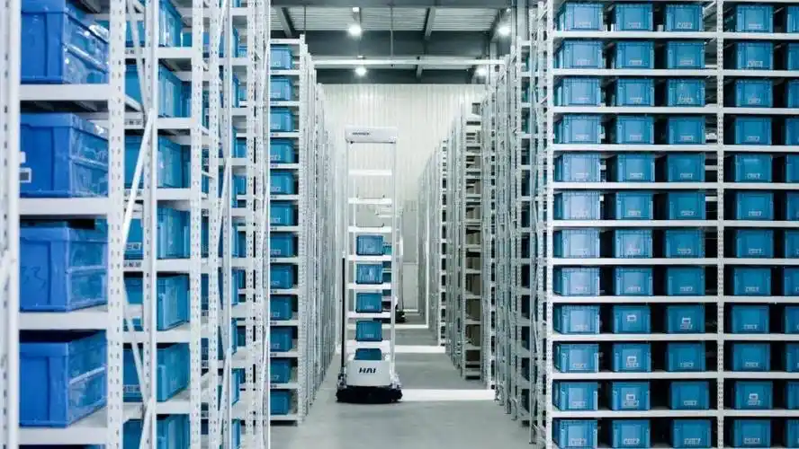 人工智能在智慧仓储自动化领域的具体应用:智能仓储机器人_货物_仓库