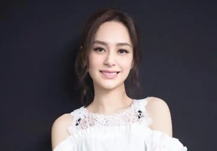 发型这么梳,大脸瞬间变小脸,8款大方脸女生优选发型,婉约时尚