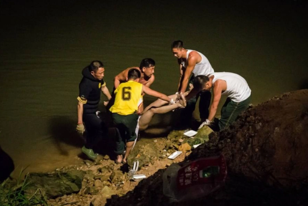 潼南区8名小学生溺亡,建议学校开设游泳课,你赞成还是反对?