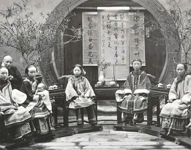 为了能让王家点头,欧阳沧溟几次三番地撮合,并对王家保证,曾国藩绝对