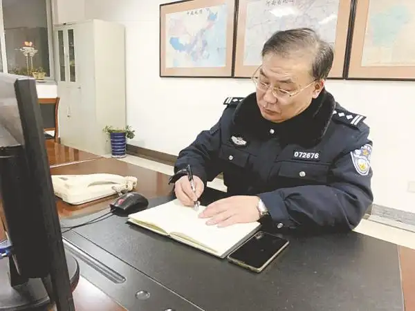 刑警刘波:用生命定格冲锋姿态