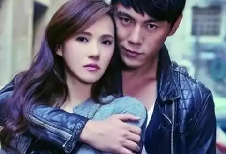 事实证明,秦昊选择大自己10岁的伊能静,实现了爱情事业双丰收