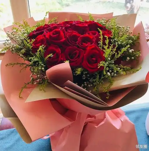 提前过七夕收到老公送来的红玫瑰