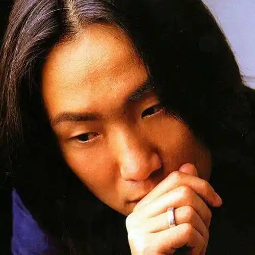 质疑陈奕迅不会唱歌,拒绝参加《歌手》,郑中基的人生有多豪横?