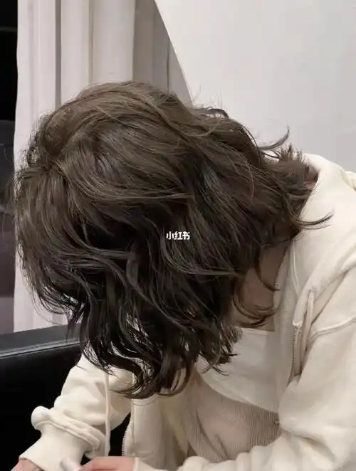 中发妹纸必备烫发慵懒法式烫可甜可咸发型