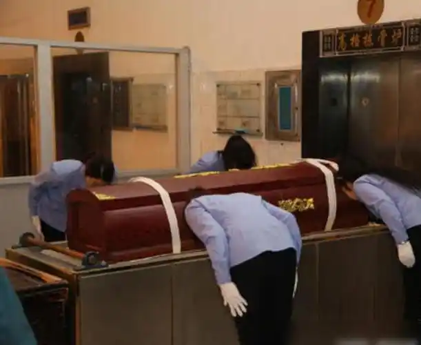 火葬场的员工透露有一种尸体无人敢烧即便是家属请求也不行