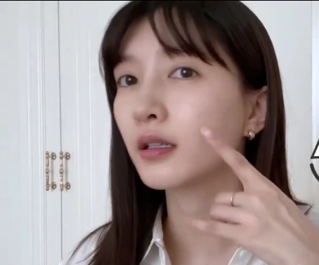 江疏影的五官是上帝捏的吧素颜直播展示侧颜这鼻子真实存在