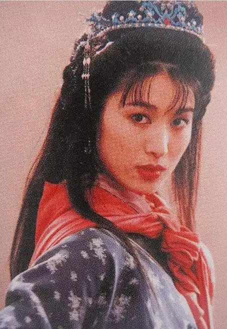 再次相逢庞秋霞,李逵几次忍不住去逗她,以示亲昵.