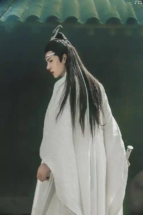 古装剧中的白衣男子王一博杨洋于朦胧李宏毅肖战谁更胜一筹