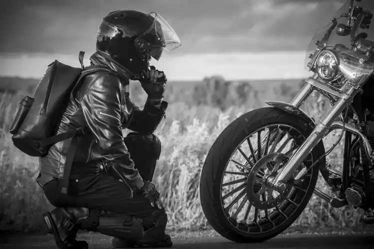 我可以快过风,但追不回时间 你只看到我的背影,却无法感受我的激情.