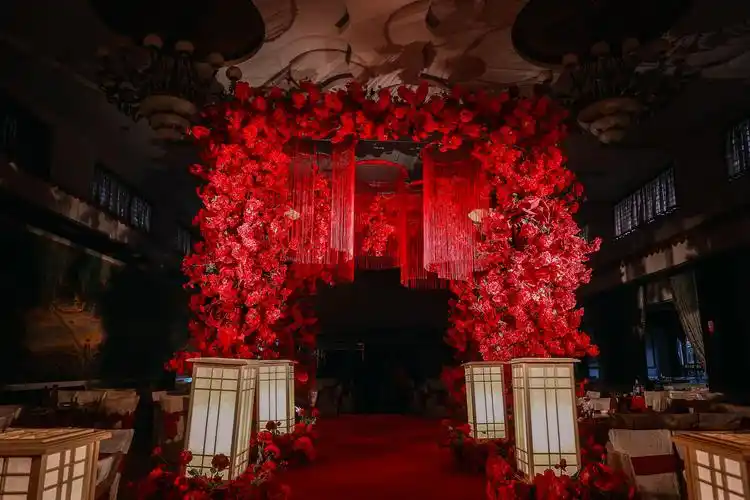 红色系婚礼现场布景设计分享