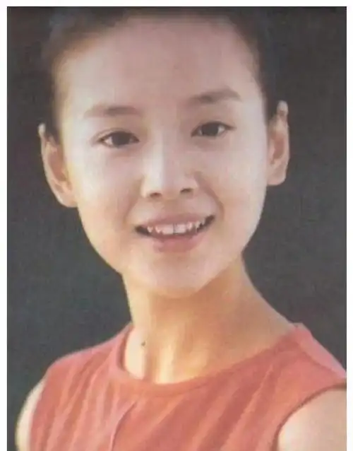 "毒蘑菇"董洁:婚内出轨还恶人先告状,如今用儿子拿捏潘粤明