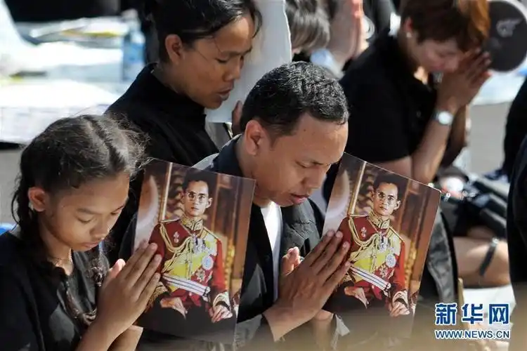 泰国先王普密蓬遗体火化仪式完成