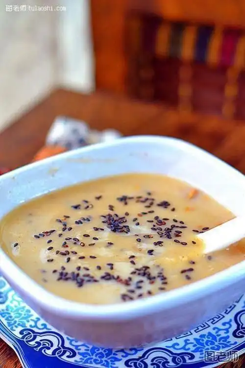 2014年10月8日 9:28   关注   陕西油茶的制作方法 自制五仁咸油茶的