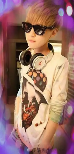 精美帅气男生qq皮肤_我负责帅你负责挣钱