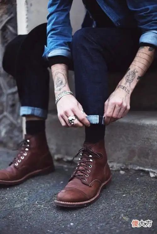 牛仔裤搭配什么鞋男 男士牛仔裤搭配什么鞋子好看图片