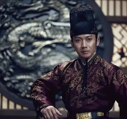 聂远妻子在家把他当皇帝伺候,引发热议,评论区一边倒:放着我来