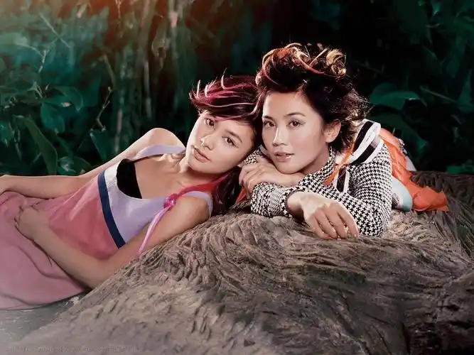 twins壁纸桌面图片-1024x768.214k.高清大图-明星写真馆n63.com