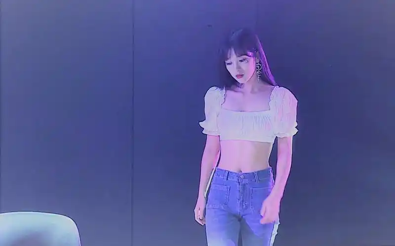 snh48孔肖吟性感尤物