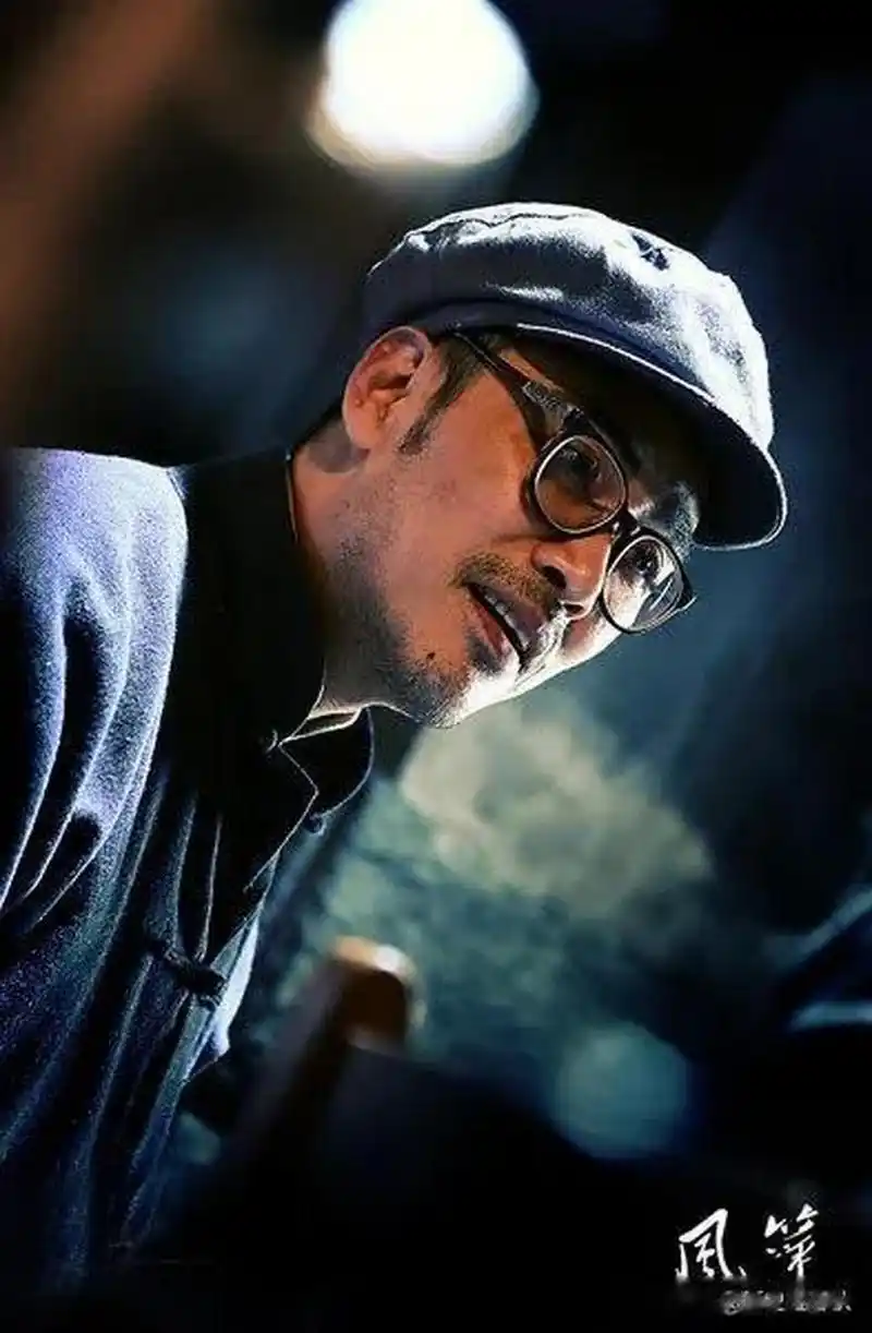 最近看了演员柳云龙主演的谍战片《风筝》,感觉这部电视剧与众不同