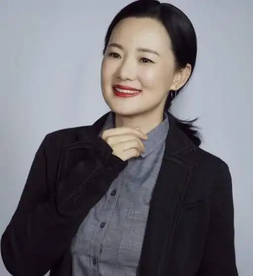 她是那么自信,那么温柔,一个待人以真诚的好演员——咏梅