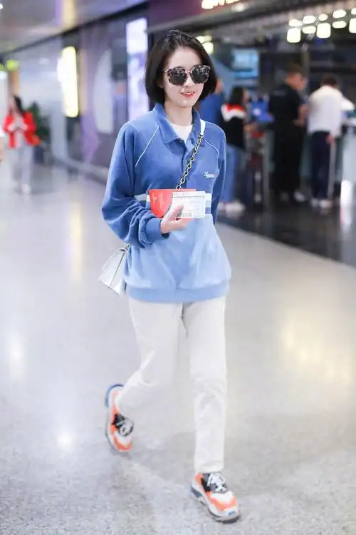 张雪迎终于换发型,干练短发配运动装,清纯气质难道要出演高中生