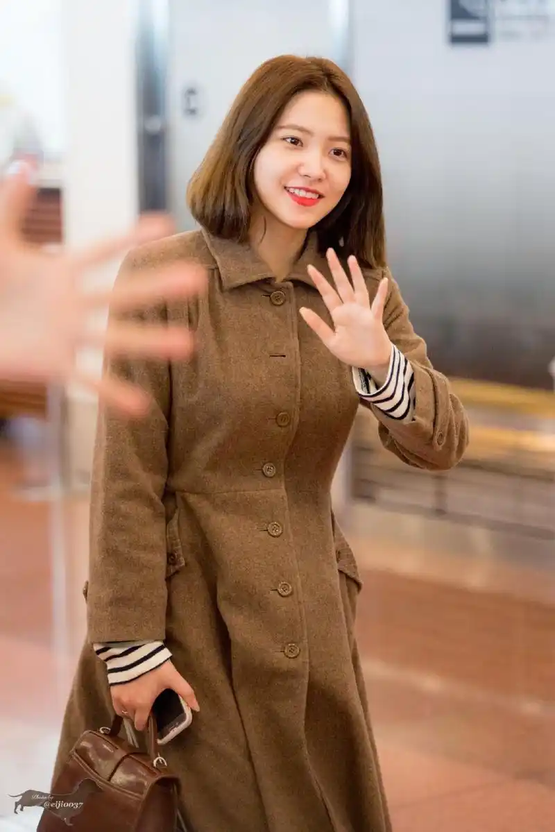 那年今日回顾短发yeri的十足知性美