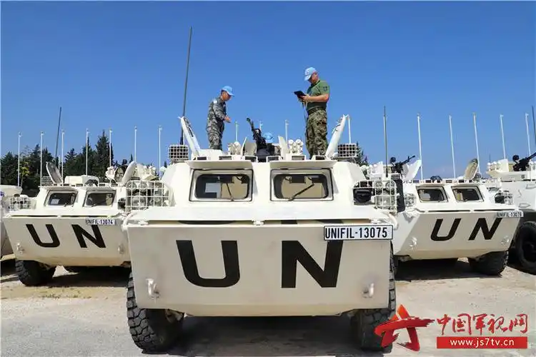 中国赴黎维和部队高标准通过装备核查