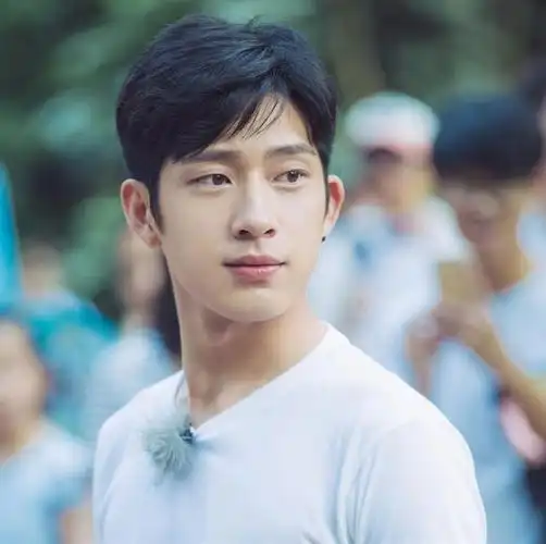 全球公认最帅混血男明星(8位混血儿男星)(1)