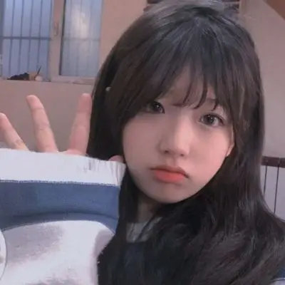 夏子衿/可爱风一人多张女生头像