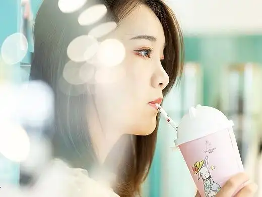 奶茶,水果茶,嘀哩兔茶饮,人物环境场景茶饮